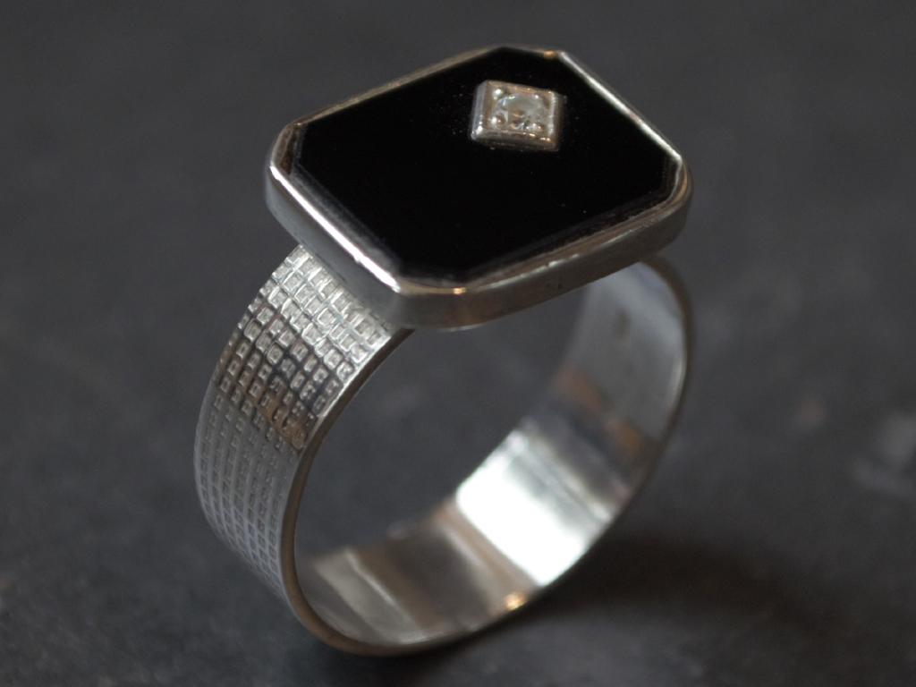 Zilveren ring, zirkonia in onix